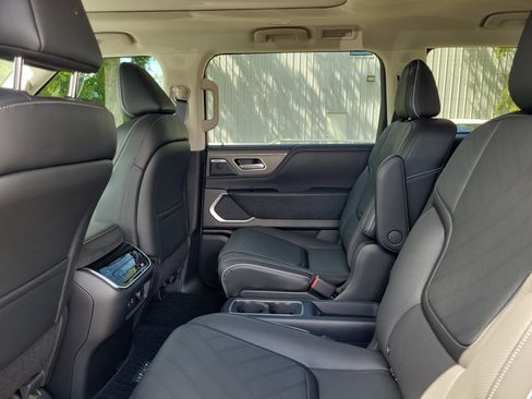 New 2026 INFINITI QX80 Luxe image 9