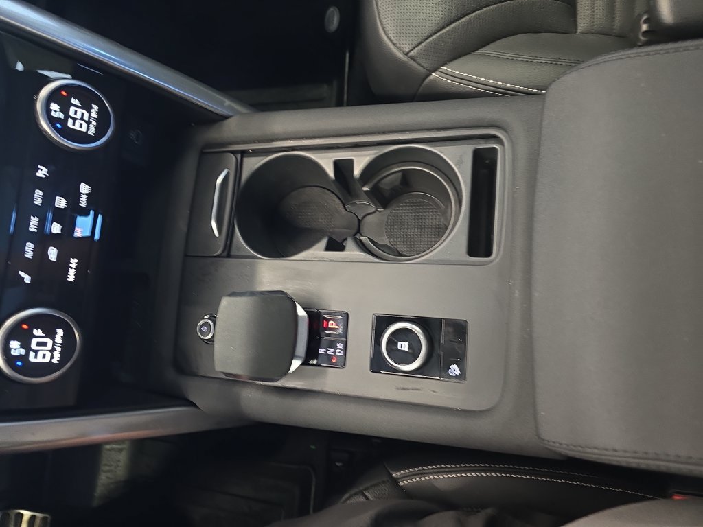 Certified 2024 Land Rover Discovery S AWD/4WD image 29
