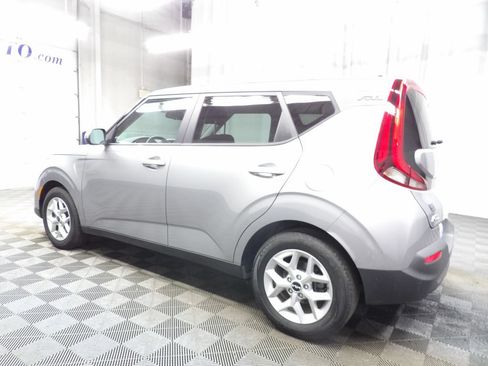 Used 2022 Kia Soul LX w/ Technology Package FWD image 6