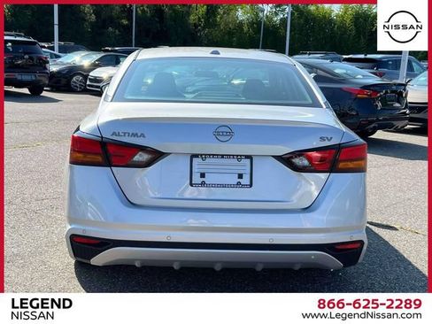 Certified 2024 Nissan Altima 2.5 SV FWD image 7
