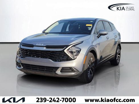 Used 2025 Kia Sportage EX FWD image 3