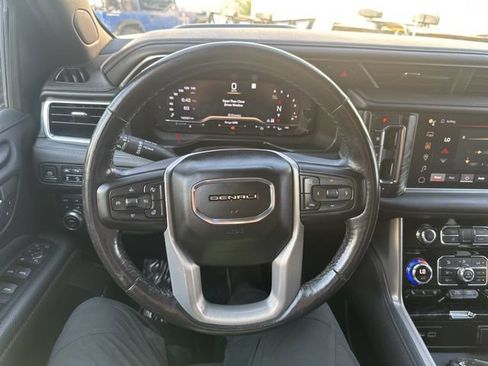 Used 2022 GMC Yukon Denali w/ Denali Ultimate Package AWD/4WD image 24