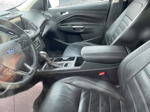 Used 2018 Ford Escape Titanium w/ Ford Safe & Smart Package image 21