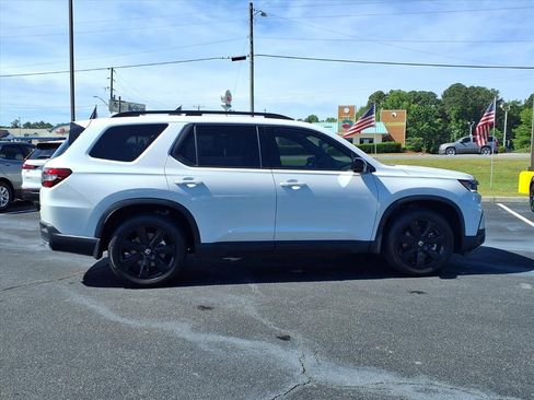 Used 2025 Honda Pilot Black Edition image 21