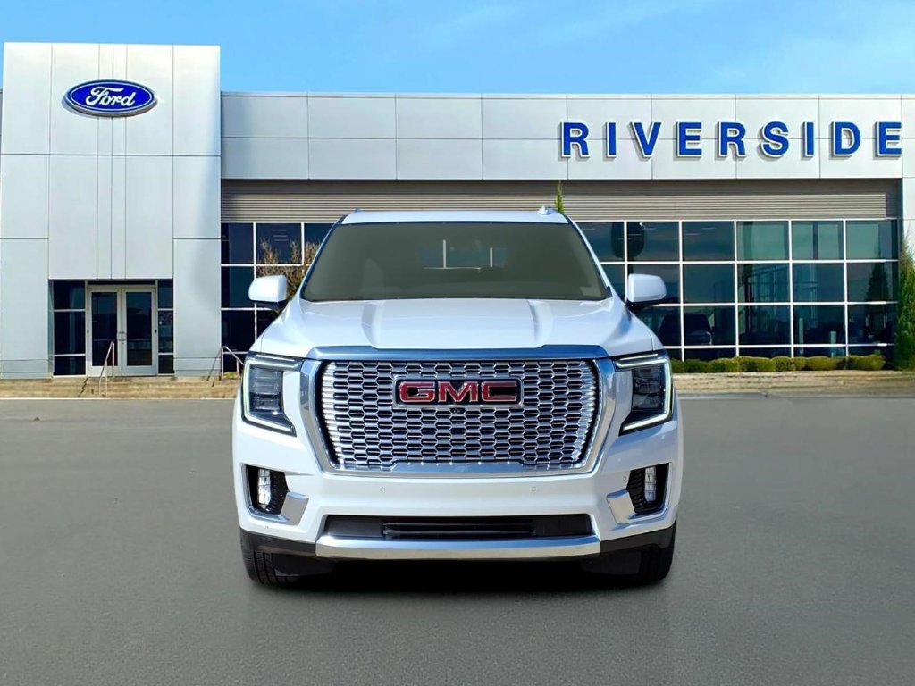 Used 2022 GMC Yukon Denali AWD/4WD image 2