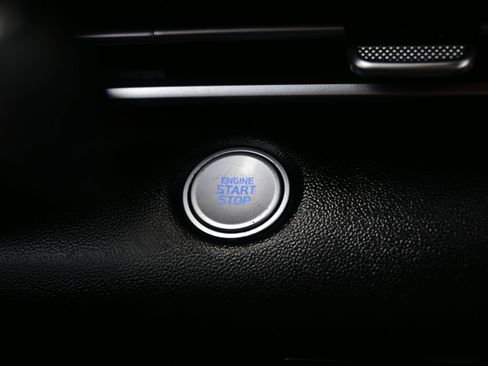 Used 2023 Hyundai Elantra SEL FWD image 19