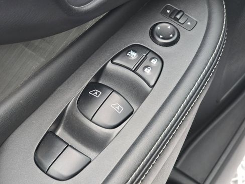 Used 2017 Nissan Murano SV image 23