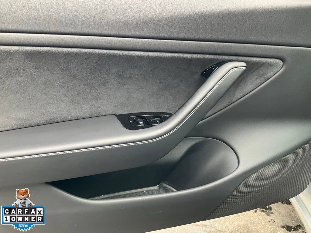 Used 2018 Tesla Model 3 Long Range RWD image 23