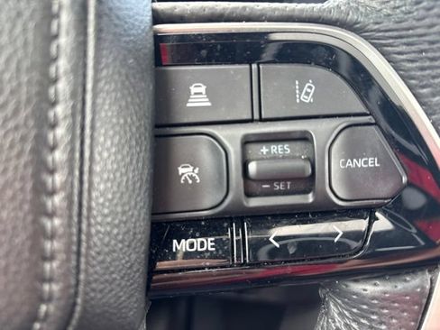 Used 2024 Toyota Sequoia Platinum AWD/4WD image 9