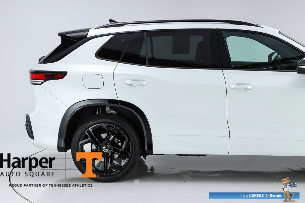 Used 2025 Volkswagen Tiguan SE R-Line AWD/4WD image 11