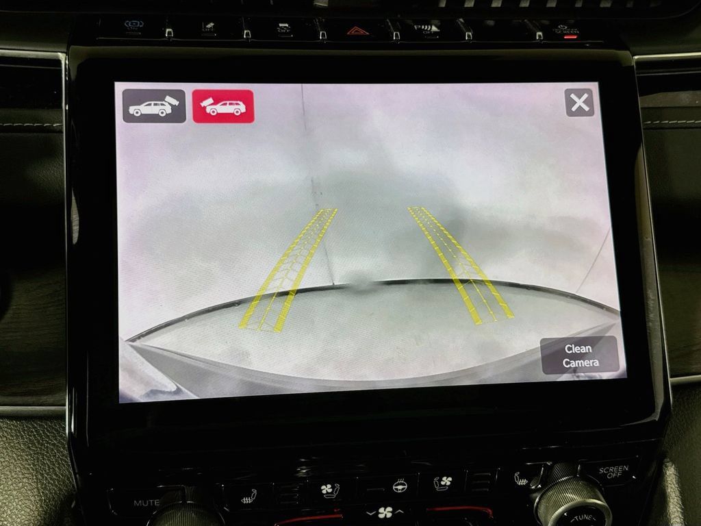 Used 2023 Jeep Grand Cherokee Overland w/ Advanced Protech Group III AWD/4WD image 39