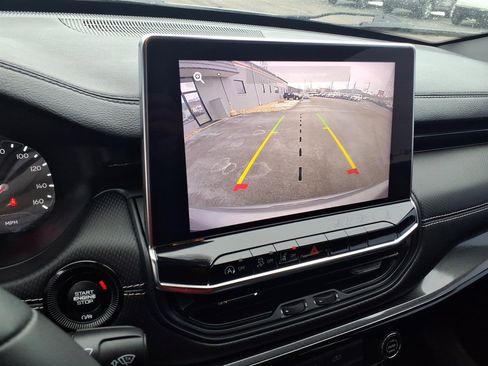 Used 2022 Jeep Compass Latitude image 13