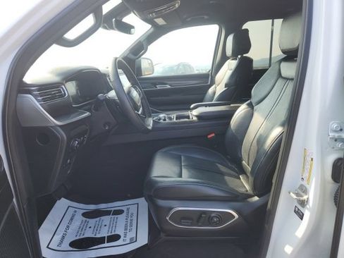 Used 2024 Jeep Wagoneer L Series II w/ Flexible Seating Group AWD/4WD image 26
