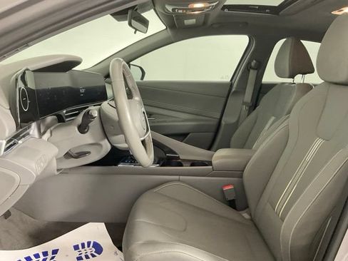 Used 2025 Hyundai Elantra SEL FWD image 10