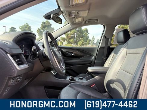 Used 2024 GMC Terrain SLT image 13