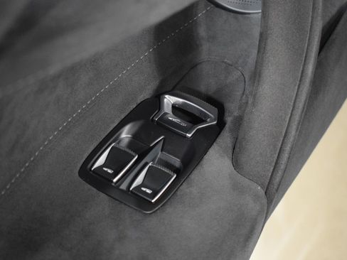 Used 2020 McLaren 720S Performance RWD image 40
