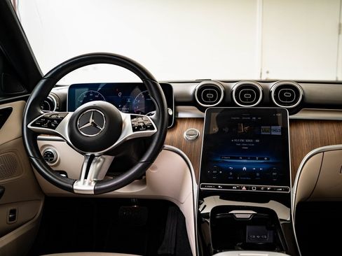 Certified 2025 Mercedes-Benz C 300 4MATIC Sedan image 31
