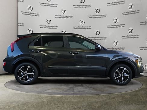 Used 2025 Kia Niro EX image 6