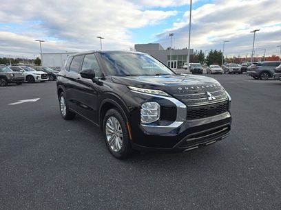 Used 2023 Mitsubishi Outlander ES