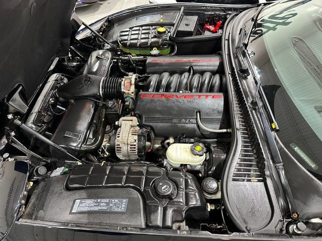 Used 2004 Chevrolet Corvette Convertible w/ Preferred Equipment Group RWD image 26