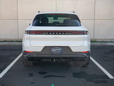 Used 2025 Porsche Cayenne image 7