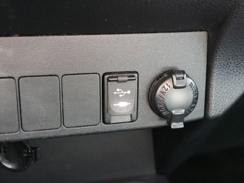 Used 2018 Toyota RAV4 XLE image 33