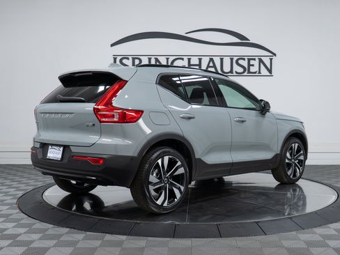 New 2026 Volvo XC40 B5 Plus w/ Climate Package AWD/4WD image 5