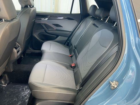 New 2026 Volkswagen Tiguan SE R-Line FWD image 15