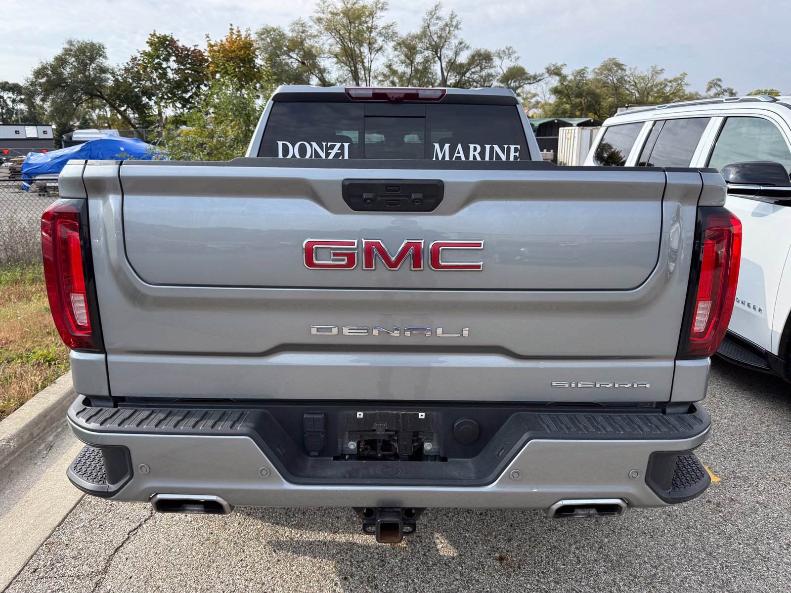 Used 2024 GMC Sierra 1500 Denali w/ Denali Reserve Package AWD/4WD image 3
