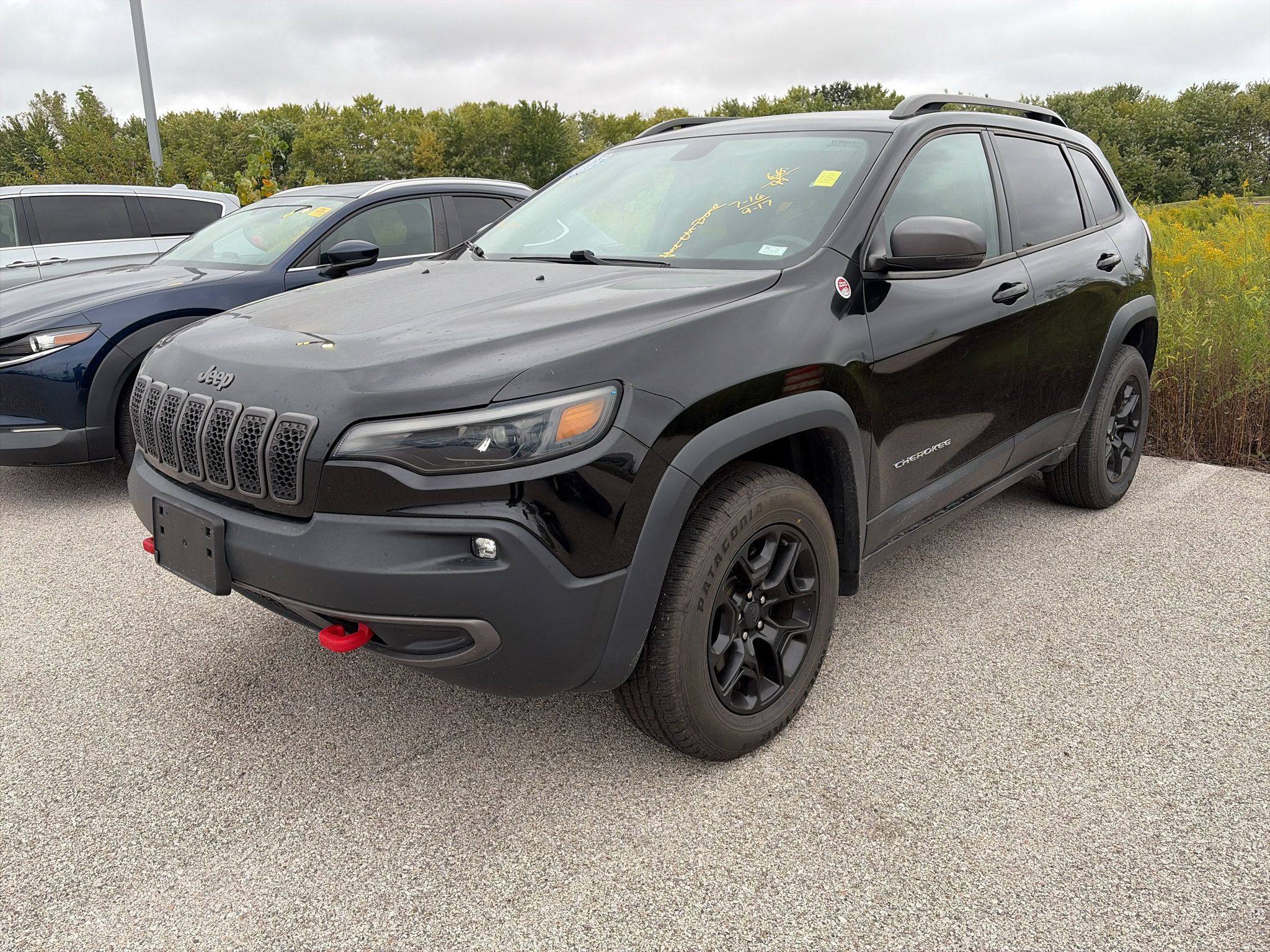 Used 2019 Jeep Cherokee Trailhawk w/ Cold Weather Group AWD/4WD image 6