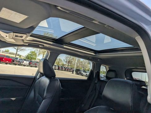 Used 2023 Nissan Rogue SL AWD/4WD image 3