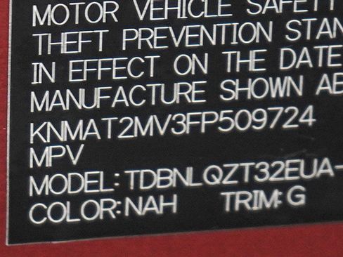 Used 2015 Nissan Rogue SV AWD/4WD image 27