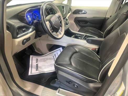 Certified 2021 Chrysler Pacifica Limited AWD/4WD image 19
