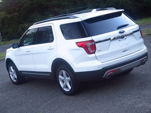 Used 2016 Ford Explorer XLT w/ Equipment Group 202A AWD/4WD image 22
