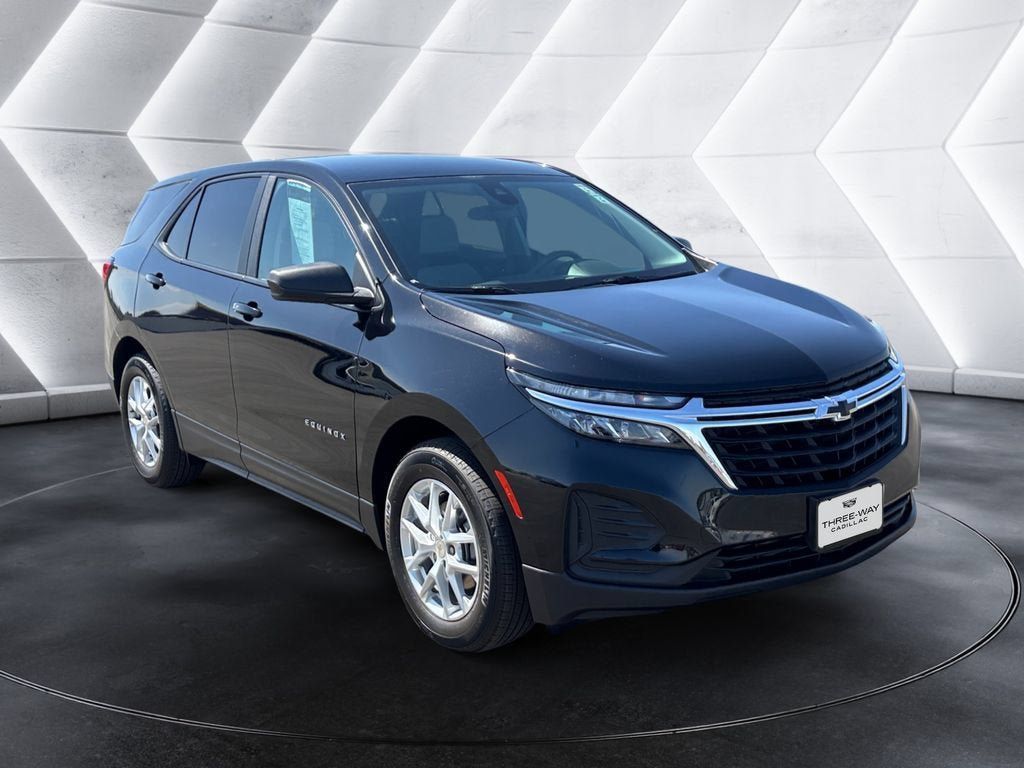 Used 2024 Chevrolet Equinox LS w/ LS Convenience Package FWD image 7