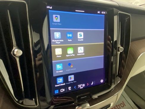 Used 2022 Volvo XC60 B5 Momentum w/ Climate Package image 21