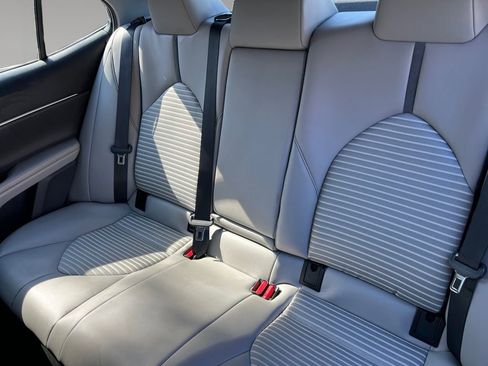 Used 2024 Toyota Camry SE image 16