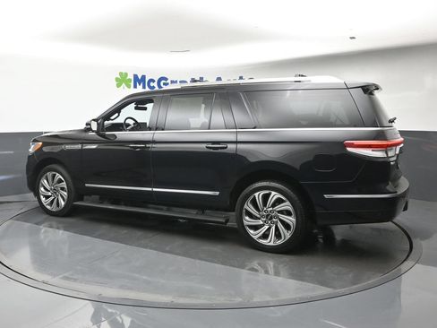 Used 2023 Lincoln Navigator L Reserve AWD/4WD image 28