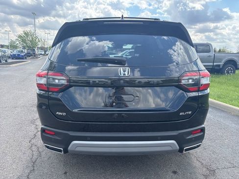 Used 2025 Honda Pilot Elite image 10