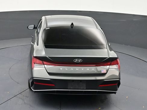 Used 2025 Hyundai Elantra SEL FWD image 16