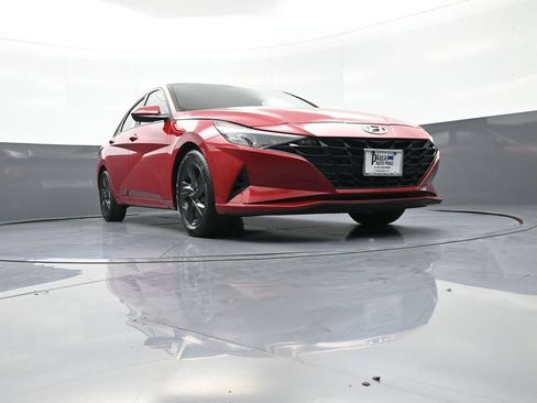 Certified 2021 Hyundai Elantra SEL FWD image 27