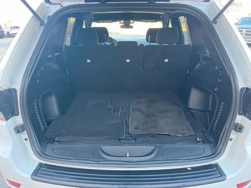 Used 2021 Jeep Grand Cherokee Laredo image 24