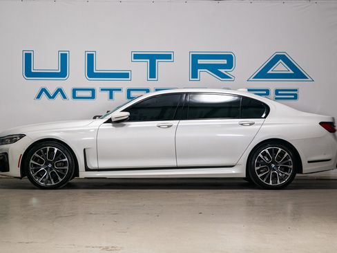 Used 2020 BMW 740i w/ Luxury Rear Seating Package image 3
