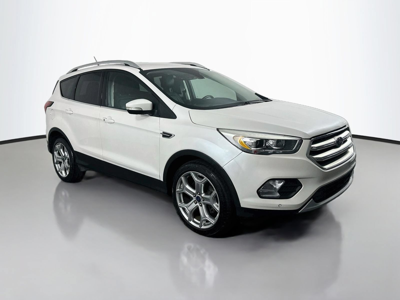 Used 2019 Ford Escape Titanium AWD/4WD image 1
