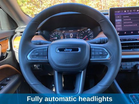 Used 2024 Jeep Compass Limited image 18