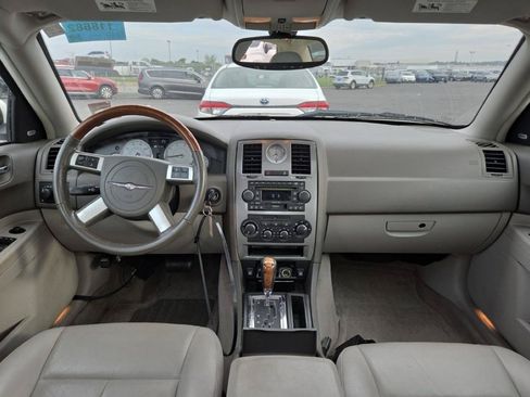 Used 2007 Chrysler 300 Touring L RWD image 4
