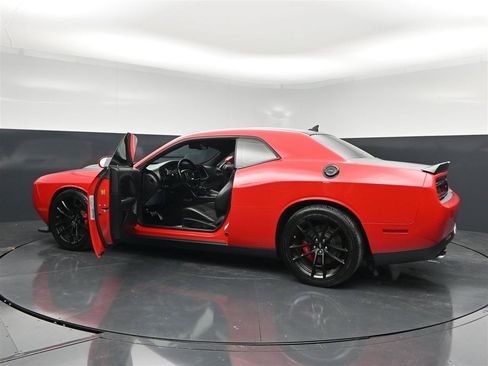 Used 2019 Dodge Challenger R/T Scat Pack w/ T/A Package RWD image 38