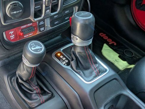 Used 2020 Jeep Gladiator Rubicon AWD/4WD image 21