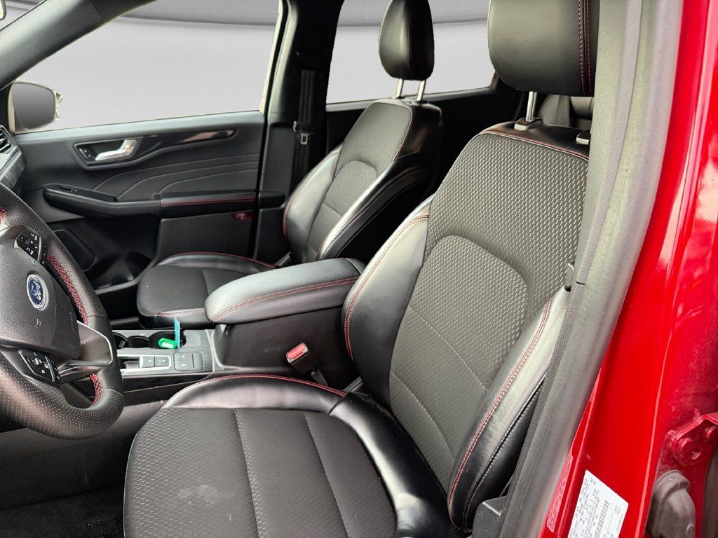 Used 2025 Ford Escape ST-Line FWD image 20