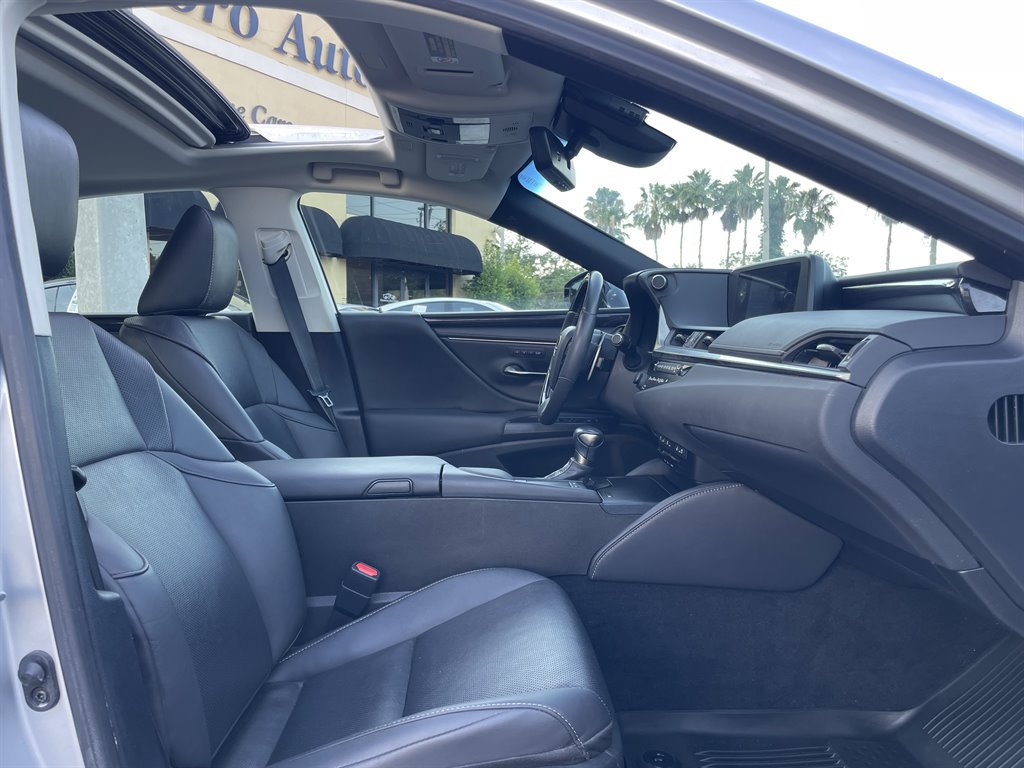 Used 2020 Lexus ES 300h w/ Premium Package FWD image 23
